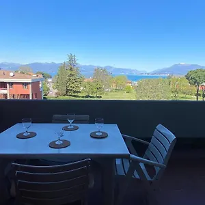 https://the-sunny-lake-apartment-with-pool.it-lombardy.com